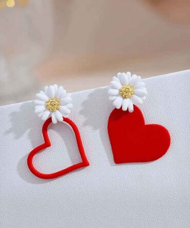 DoryBox - RED Cute Daisy Flower Stud Earrings